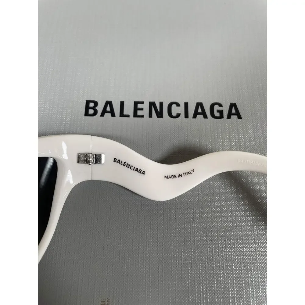 BALENCIAGA OVERSIZED CAT EYE SUNGLASSES IVORY WHITE
